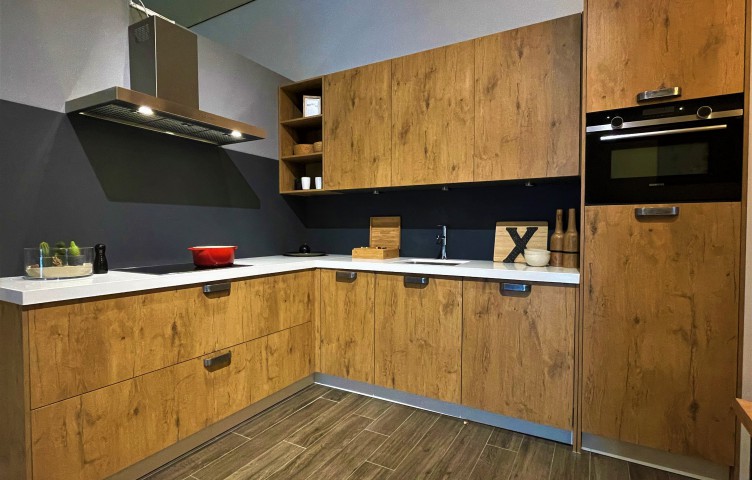 Wild Oak showroom model